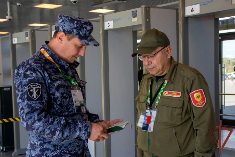 В Уральском округе Росгвардии подвели итоги обеспечения безопасности Международного молодежного фестиваля (видео)