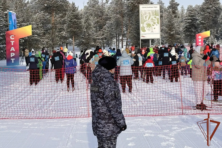 Росгвардейцы обеспечили правопорядок на всероссийской лыжной гонке на Урале