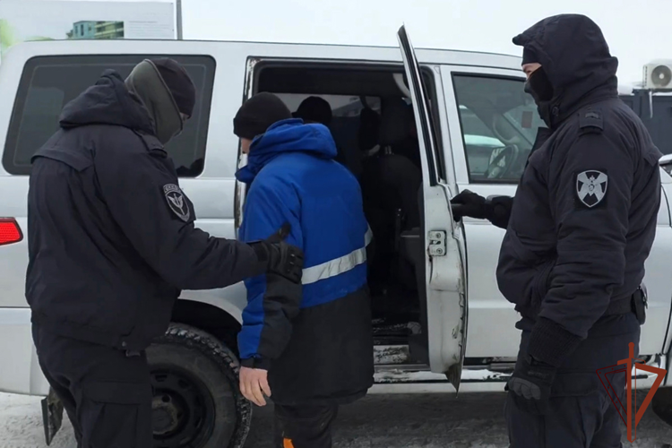 При силовой поддержке ОМОН Росгвардии в Курганской области пресечены нарушения миграционного законодательства