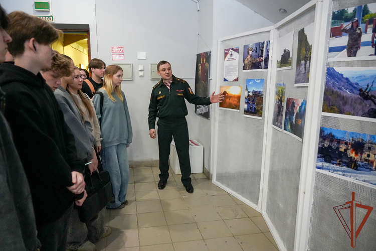 В Уральском округе Росгвардии состоялись патриотические акции для молодежи и памятные встречи с ветеранами
