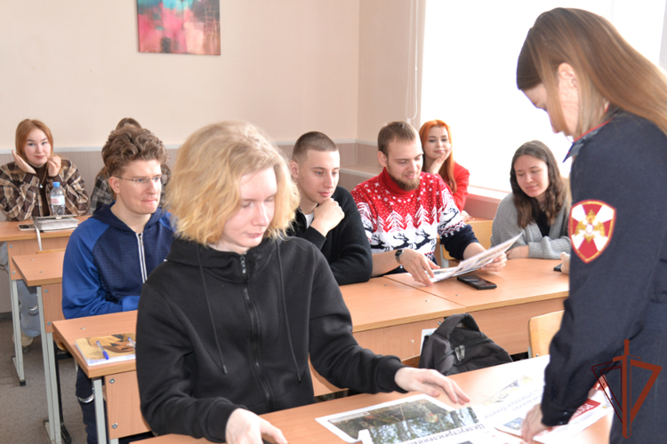В Уральском округе Росгвардии продолжаются профориентационные и патриотические мероприятия для молодежи