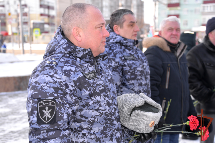 На Урале росгвардейцы почтили память воинов-интернационалистов