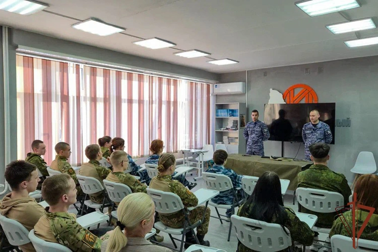 В Уральском округе Росгвардии состоялись патриотические акции для молодежи и памятные встречи с ветеранами