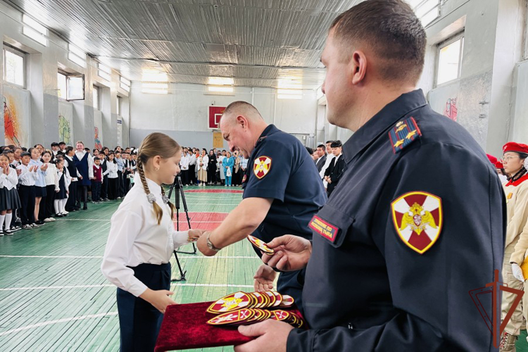 В регионах Сибири росгвардейцы приняли участие в торжественных мероприятиях, посвященных Дню знаний