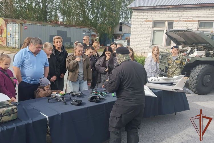 В регионах Урала представители Росгвардии провели патриотические мероприятия для молодежи