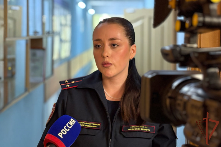 Владельцы оружия сдали экзамен сотрудникам Росгвардии в Кургане (видео)