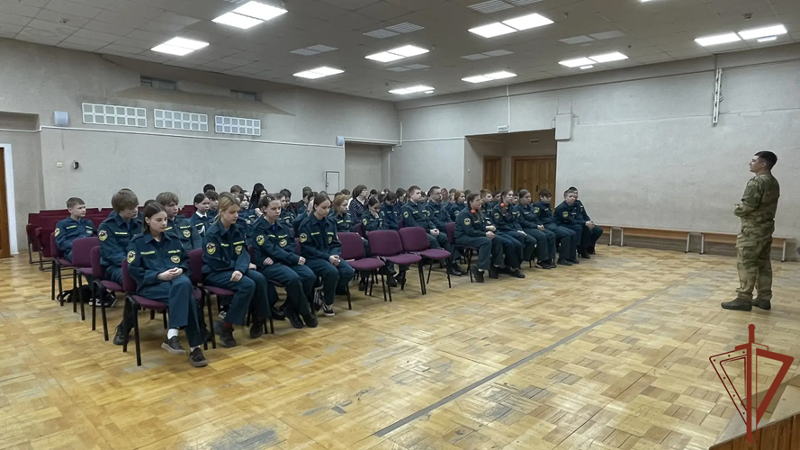 Росгвардейцы организовали профориентационные и патриотические мероприятия для молодежи на Урале