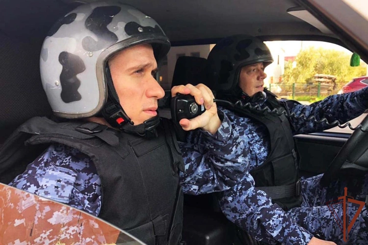 Безопасности праздничных мероприятий, прошедших на Урале, обеспечили росгвардейцы
