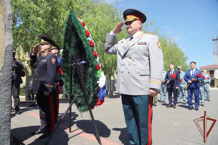 Командующий ОГВ(с) принял участие в торжественном мероприятии, посвященном 26-летию образования ВОГОиП МВД России