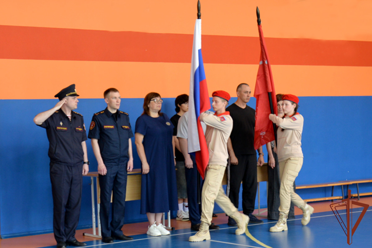 Росгвардейцы провели патриотические и благотворительные мероприятия для подрастающего поколения на Урале