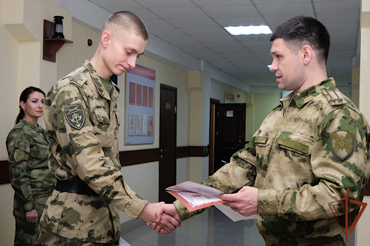 В Уральском округе Росгвардии чествовали военнослужащих, увольняемых в запас