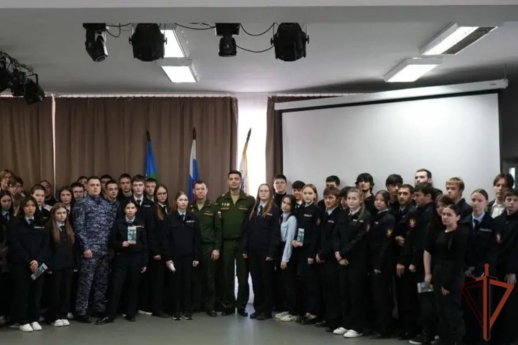 В Уральском округе Росгвардии продолжаются мероприятия по патриотическому воспитанию и профориентации молодежи