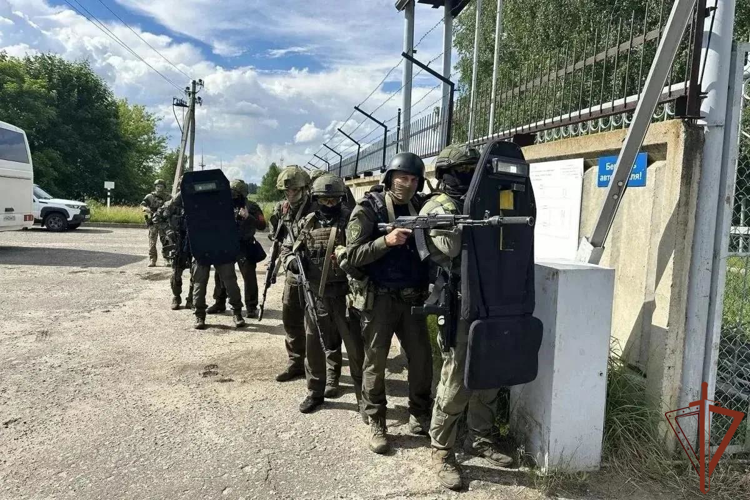 В Мордовии росгвардейцы приняли участие в межведомственном антитеррористическом учении (видео)