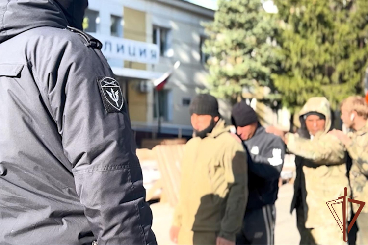 На Южном Урале при содействии ОМОН Росгвардии проведены рейды в тепличных хозяйствах