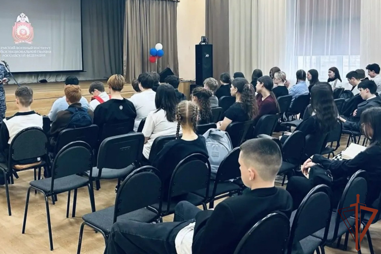 В Уральском округе Росгвардии продолжаются мероприятия по патриотическому воспитанию и профориентации молодежи