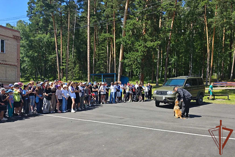 На Урале продолжается всероссийская акция «Каникулы с Росгвардией»