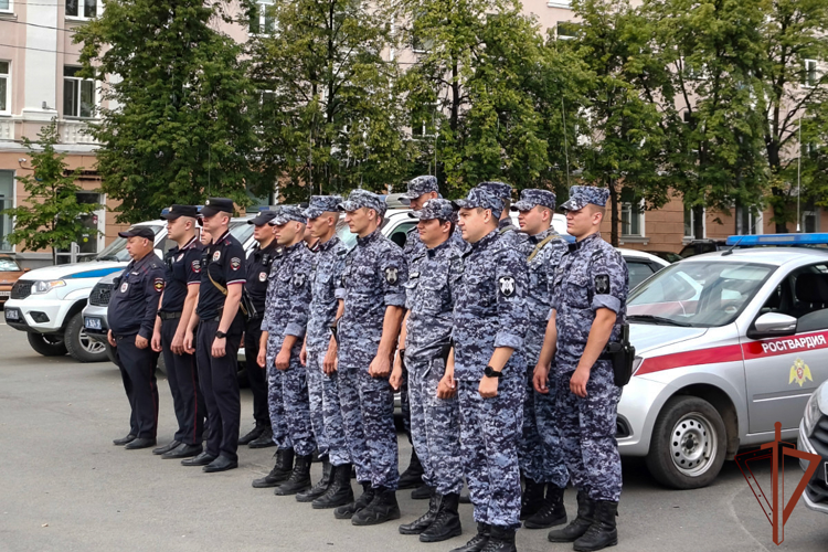 Акцию памяти Героя России Магомеда Нурбагандова провели сотрудники Росгвардии и МВД в Кургане