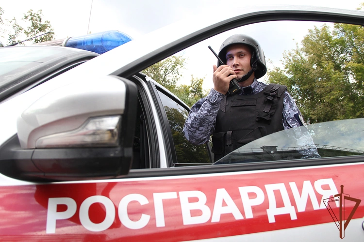 Росгвардейцы обеспечили безопасность массовых мероприятия и приняли участие в спортивных состязаниях
