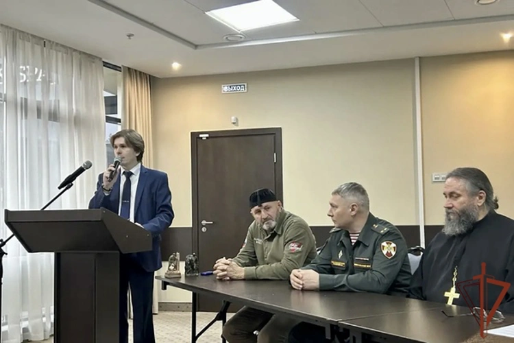 В Кисловодске офицер Росгвардии принял участие в круглом столе, посвященном годовщине окончания битвы за Кавказ