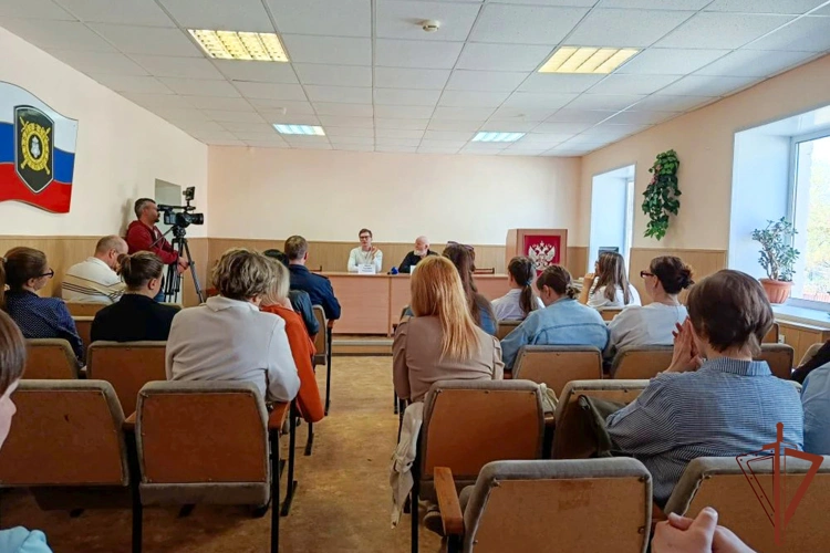 Росгвардейцы провели патриотические и просветительские мероприятия для молодежи