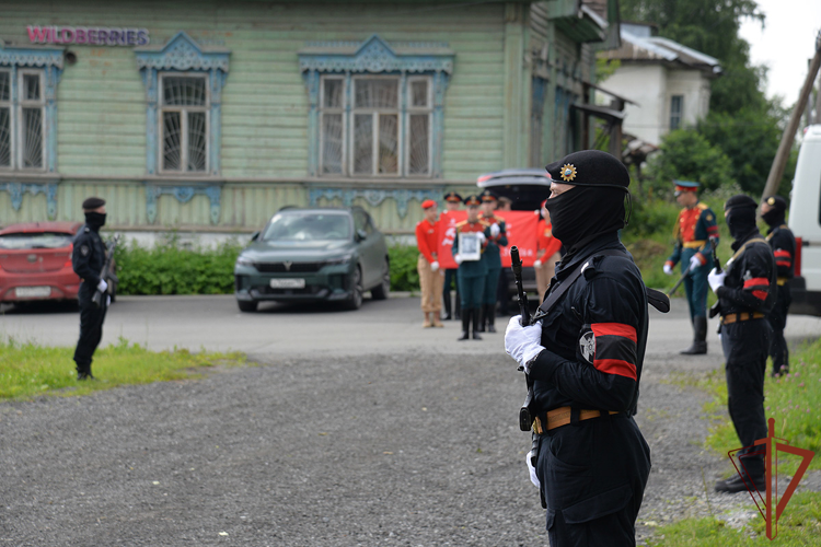 На Урале росгвардейцы приняли участие в памятных мероприятиях, посвященных Дню памяти и скорби