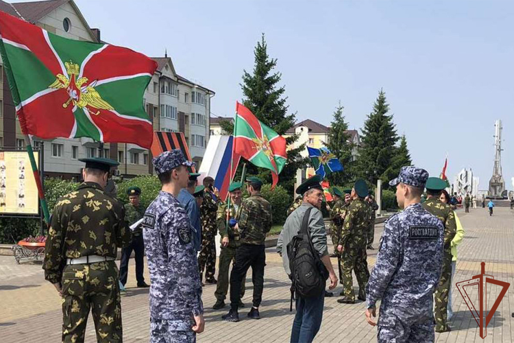 На Урале росгвардейцы обеспечили безопасность в День пограничника