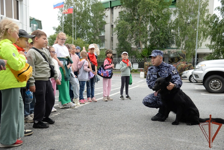 Росгвардейцы провели патриотические мероприятия для юных уральцев
