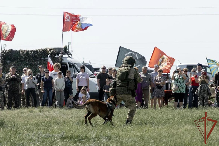 В Саратовской области росгвардейцы приняли участие в фестивале «Z.O.V.» в поддержку бойцов СВО (видео)