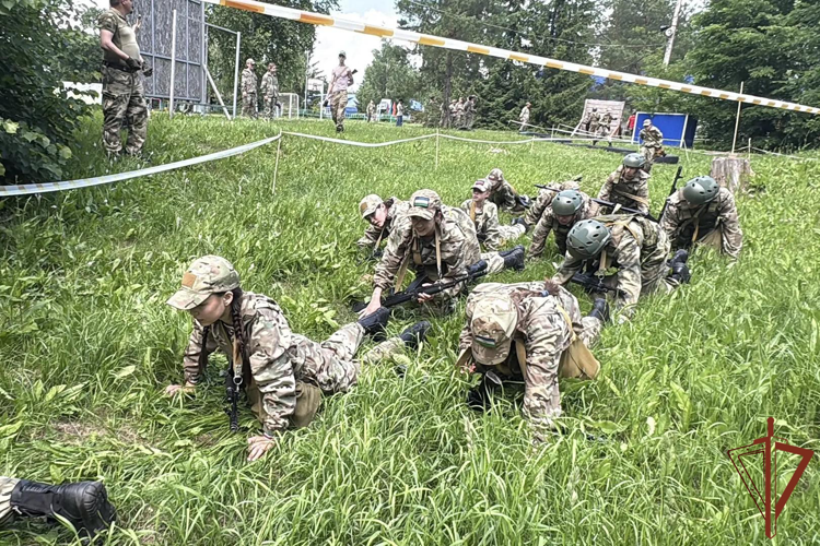 В Башкортостане воспитанники подшефных классов Росгвардии успешно прошли квалификационные испытания на право ношения оливкового берета