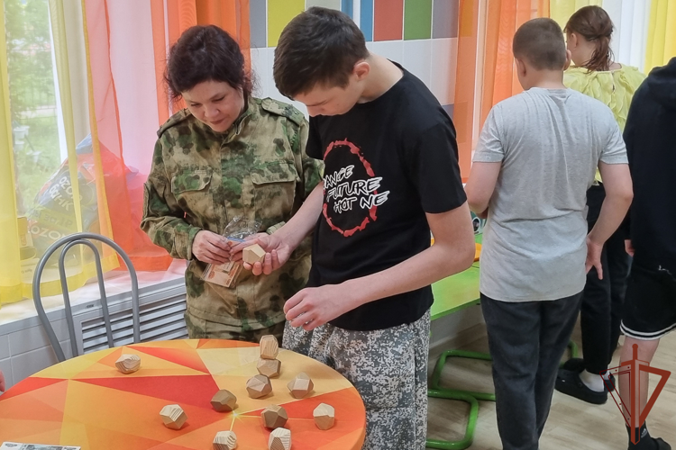 Росгвардейцы провели патриотические и благотворительные мероприятия для подрастающего поколения на Урале