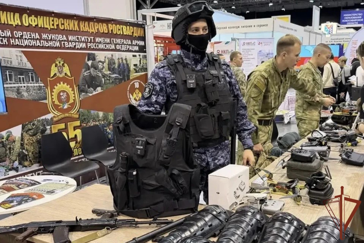 Росгвардейцы рассказали о перспективах службы и учебы в ведомственных вузах на международном форуме «Учебная Сибирь – 2026»