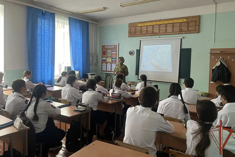 В Пятигорске росгвардейцы рассказали школьникам о малоизвестных страницах битвы за Кавказ