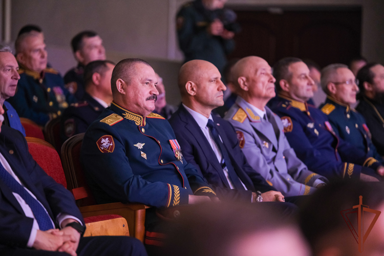 Уральский округ Росгвардии отметил 46-ю годовщину со дня образования (видео)