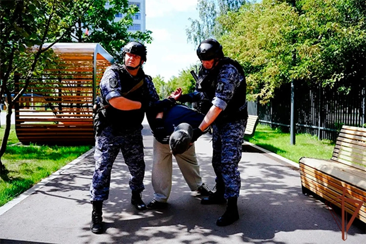В Москве росгвардейцы провели тактико-специальные занятия на охраняемом объекте