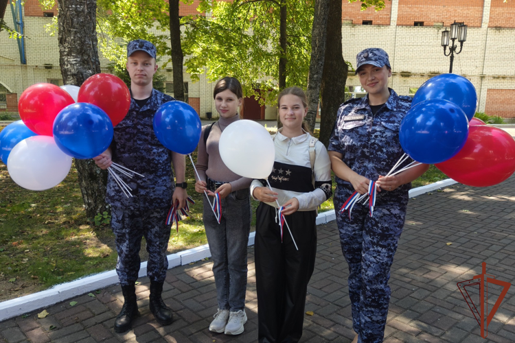 В регионах Центральной России прошли мероприятия, посвященные Дню государственного флага (видео)
