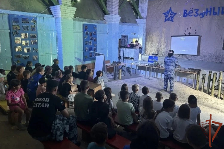 В рамках акции «Каникулы с Росгвардией» школьники Сибири познакомились со службой в войсках национальной гвардии