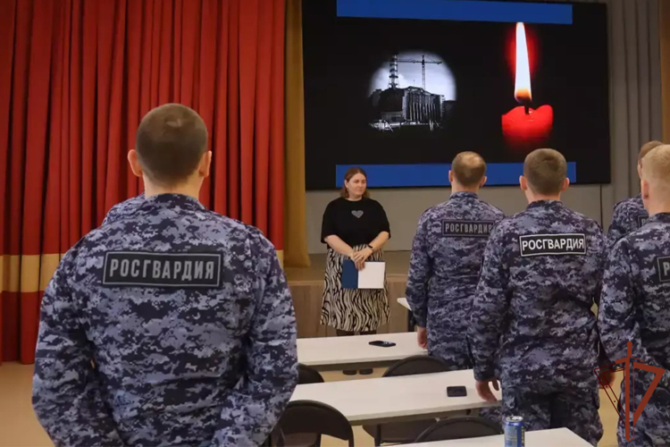 В Уральском округе почтили память героев-ликвидаторов аварии на Чернобыльской АЭС