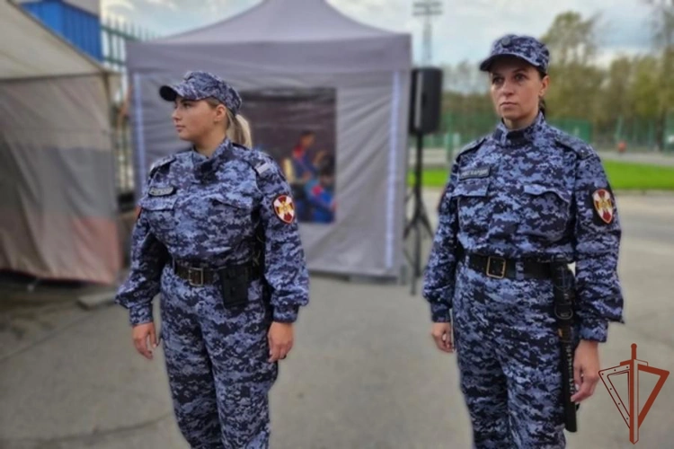 Росгвардейцы обеспечили безопасность футбольного матча в Вологодской области