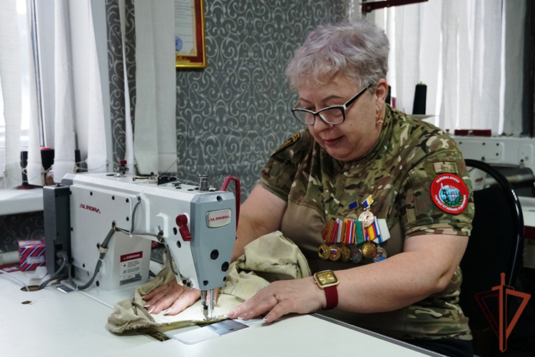 В Бурятии профсоюз вневедомственной охраны Росгвардии совместно с волонтерами оказывают помощь участникам СВО