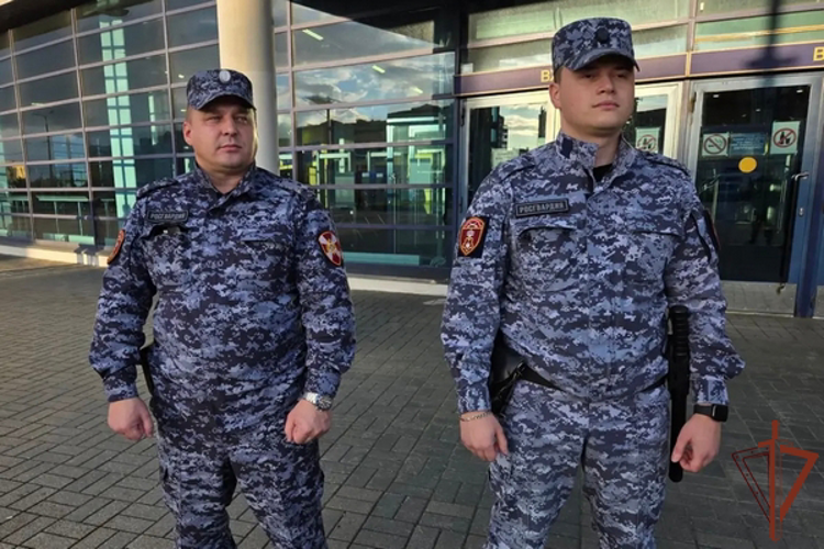 В Череповце росгвардейцы обеспечили безопасность хоккейного матча