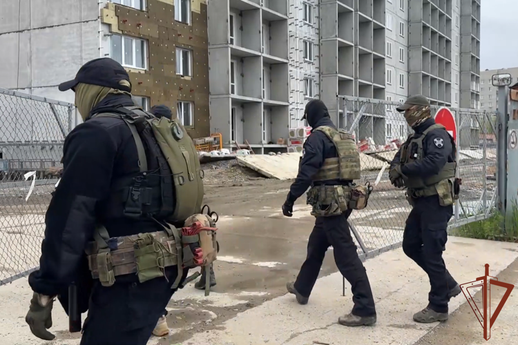 В Хабаровском крае при содействии ОМОН Росгвардии выявлены нарушения миграционного законодательства