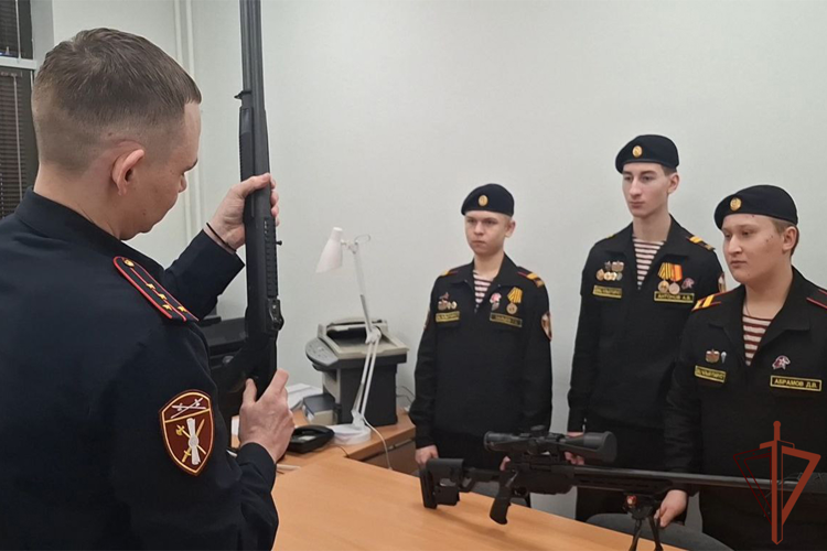Росгвардейцы проводят патриотические мероприятия на Урале