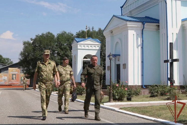 Командующий Северо-Кавказским округом Росгвардии посетил Объединённую группировку войск (сил)