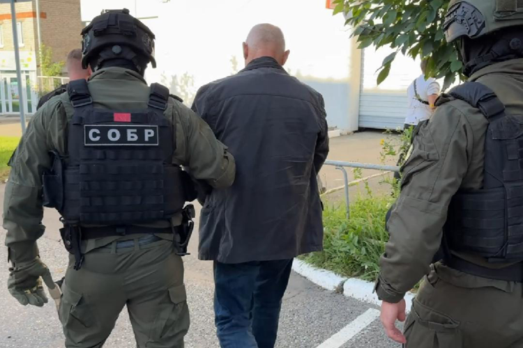 В Удмуртии при силовой поддержке спецназа Росгвардии задержаны подозреваемые в мошенничестве под видом оказания оздоровительных услуг (видео)