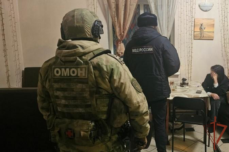 При силовой поддержке спецназа Росгвардии в Самаре проведен профилактический рейд (видео)