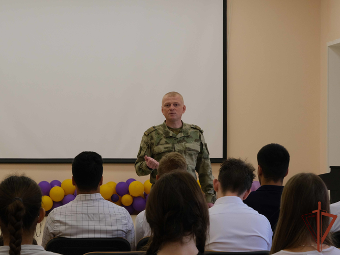 Представитель Военной академии Росгвардии провел профориентационные мероприятия с школьниками в Тамбове