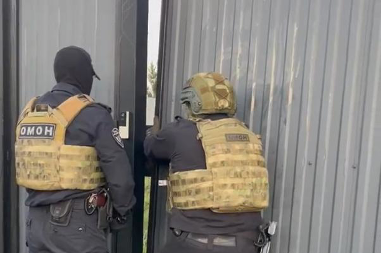 При поддержке спецназа Росгвардии в Удмуртии задержаны подозреваемые в мошенничестве при получении банковского кэшбэка