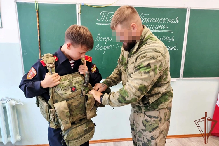 На Дальнем Востоке Росгвардия провела военно-патриотические мероприятия со школьниками