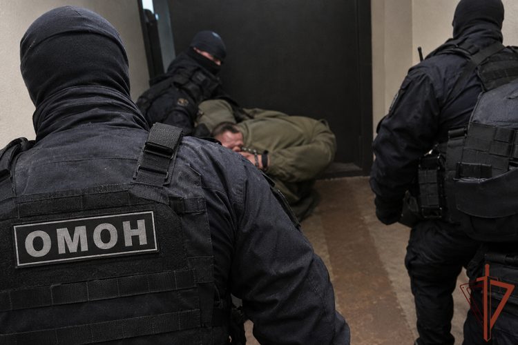 При силовой поддержке Росгвардии на Камчатке задержан подозреваемый в оскорблении религиозных чувств верующих