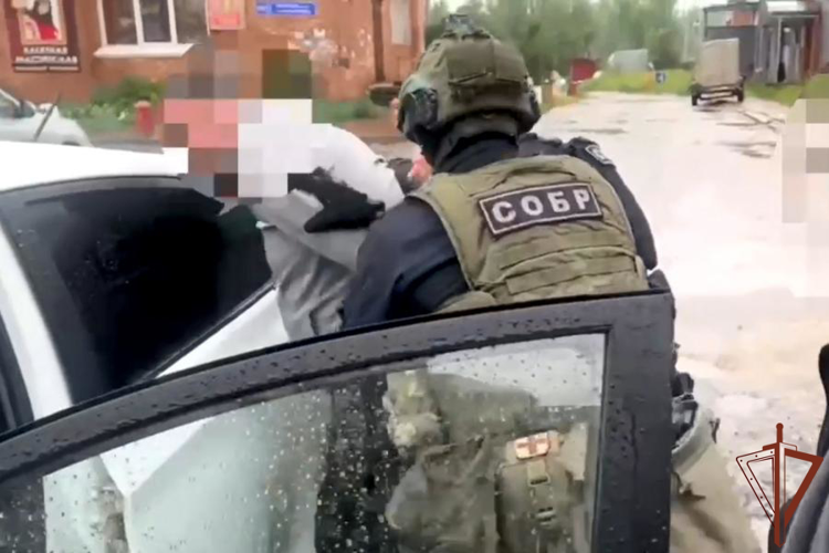 При содействии спецназа Росгвардии в Сыктывкаре задержан банковский служащий по подозрению в коммерческом подкупе